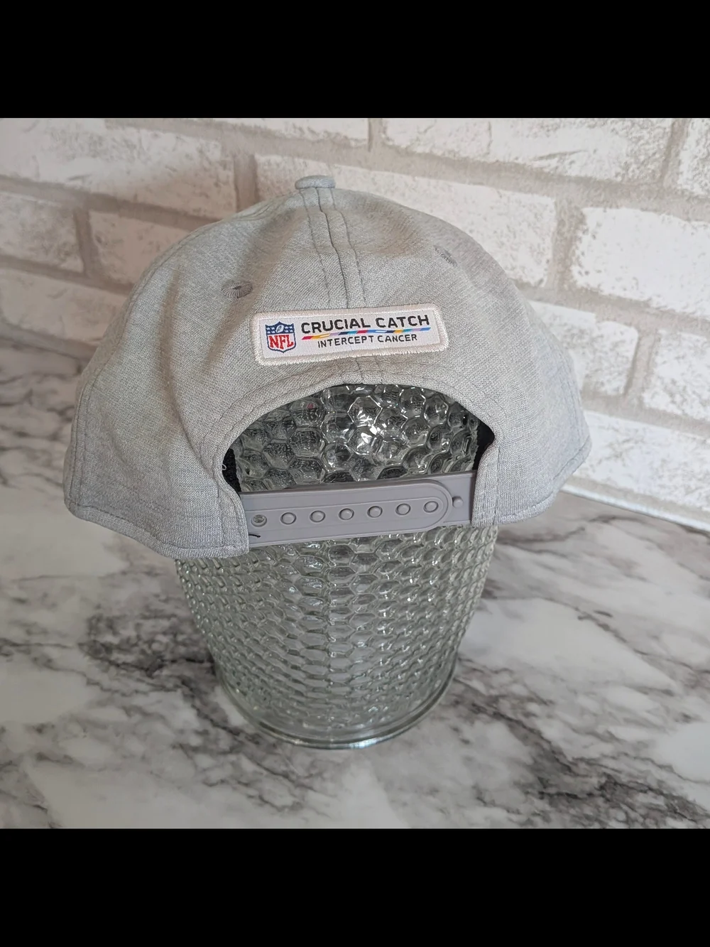 New Era 9FORTY Dallas Cowboys NFL Crucial Catch Intercept Cancer Snapback Hat - Picture 3 of 7